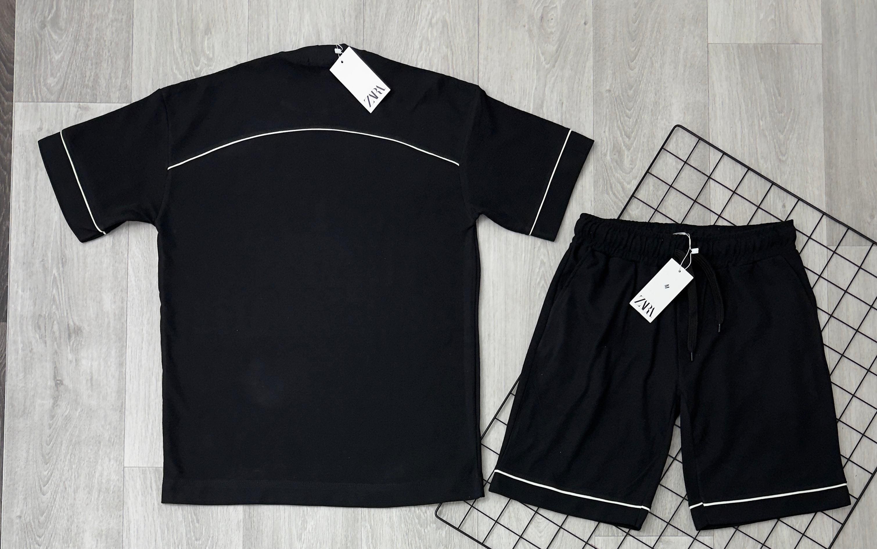 Conjunto de Camiseta e Shorts