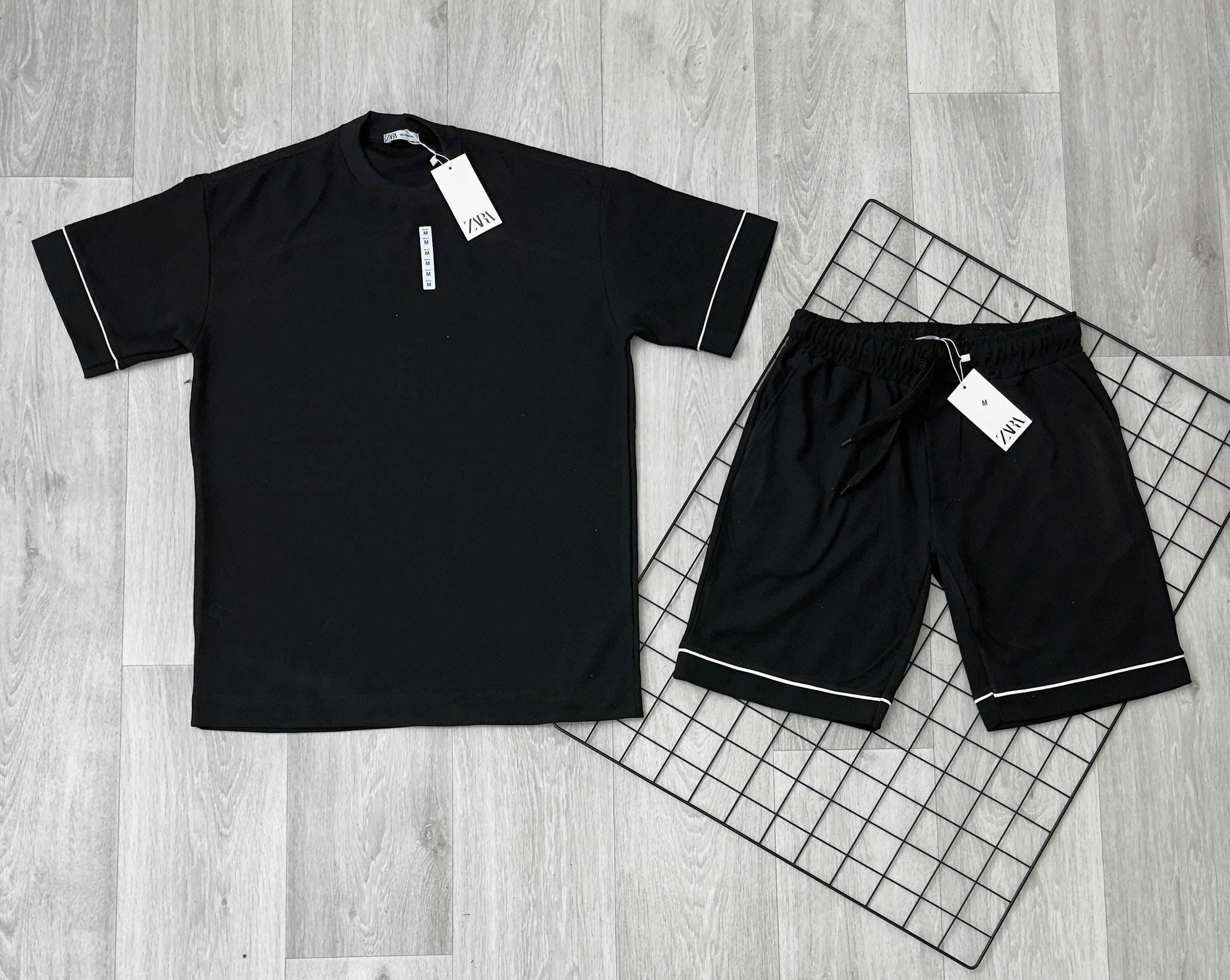 Conjunto de Camiseta e Shorts