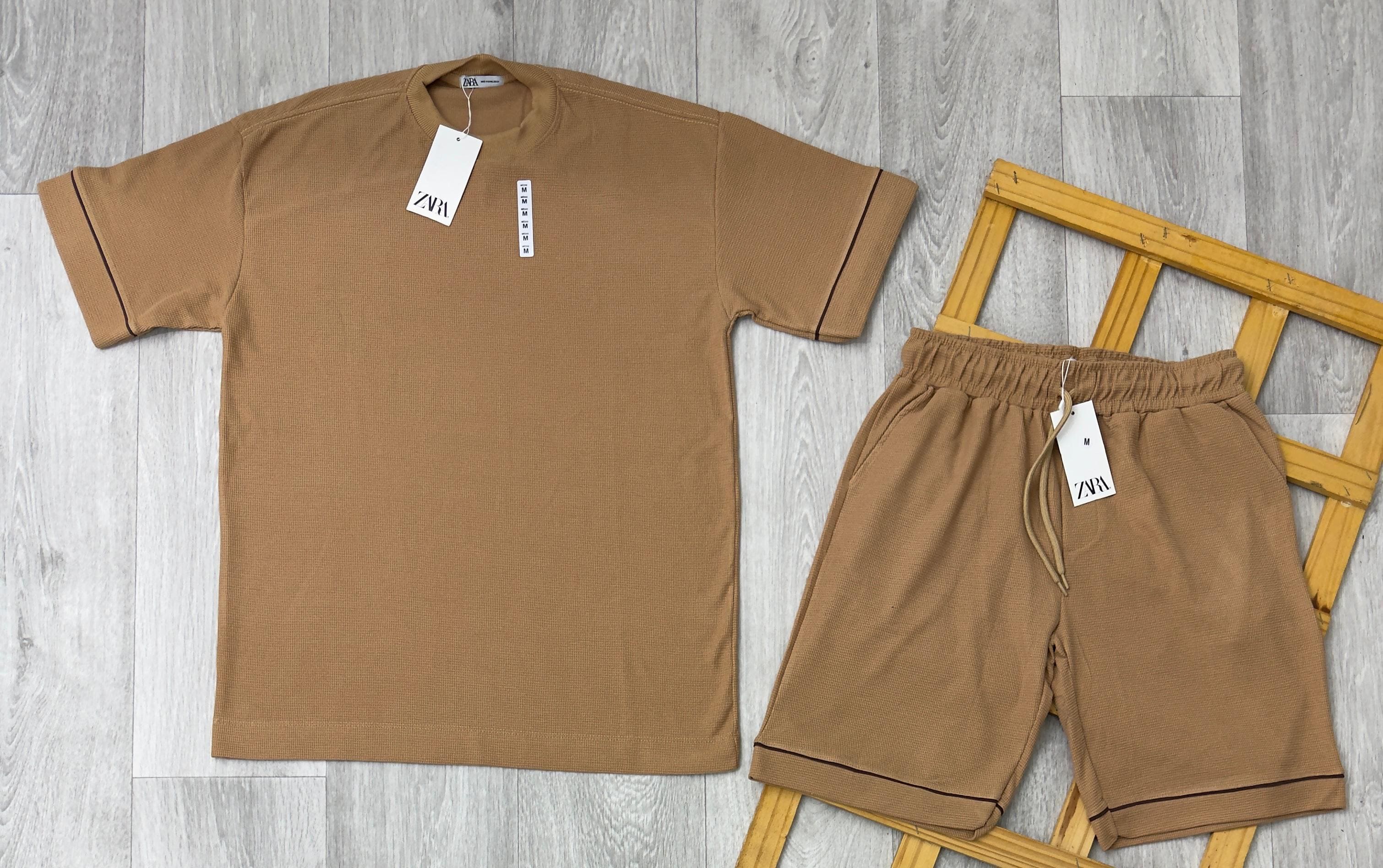 Conjunto de Camiseta e Shorts